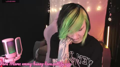 Snapshot of lover_emmy chatting on 10.26.25 Emmy online show from 10.26.25