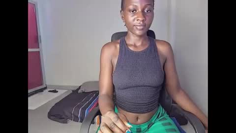 Snapshot of lovergirl2003 chatting on 01.19.25 Kate online show from 01.19.25