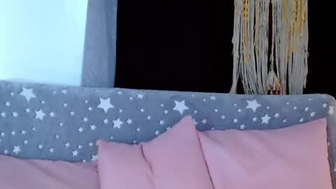 Snapshot of loving__lily chatting on 02.10.25 loving  online show from 02.10.25