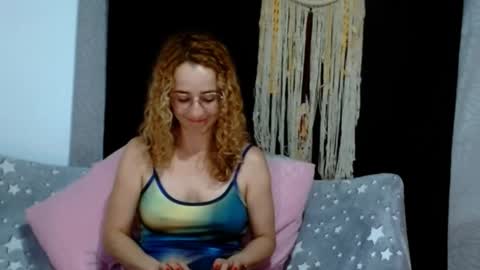 Snapshot of loving__lily chatting on 02.19.25 loving  online show from 02.19.25