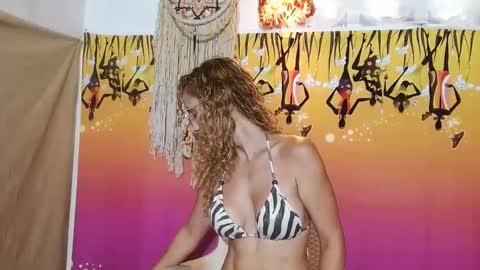 Snapshot of loving__lily chatting on 10.11.25 loving  online show from 10.11.25