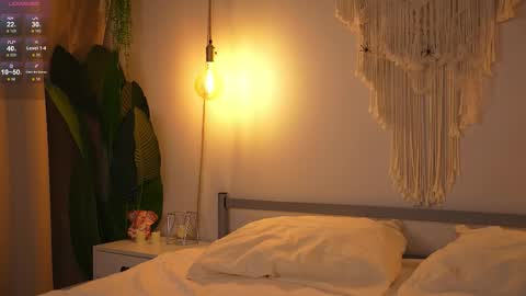 Snapshot of lu__lane chatting on 11.07.25 Lu 3 online show from 11.07.25