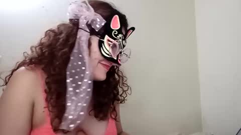 Snapshot of luanapowerful chatting on 02.12.25 luanapowerful online show from 02.12.25