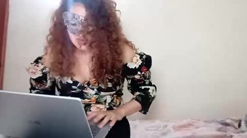 Snapshot of luanapowerful chatting on 02.22.25 luanapowerful online show from 02.22.25