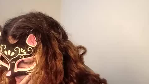 Snapshot of luanapowerful chatting on 10.25.25 luanapowerful online show from 10.25.25