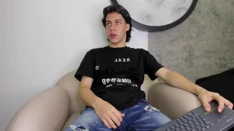 lucian_greyy online show from 10.04.25
