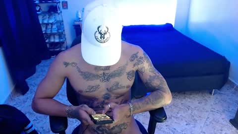 Snapshot of luciifer_hills chatting on 12.24.24 luciifer_hills online show from 12.24.24