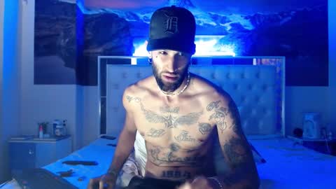 Snapshot of luciifer_hills chatting on 12.25.24 luciifer_hills online show from 12.25.24