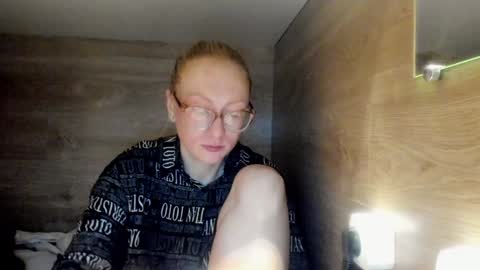 lucky_licky20 online show from 01.12.25