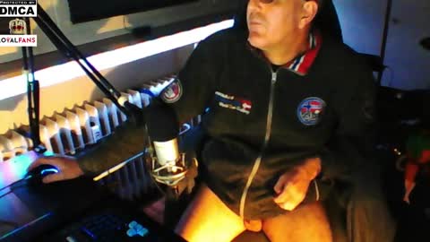 Snapshot of luckyfreak1 chatting on 12.22.24 call me Stefan online show from 12.22.24