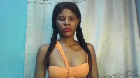 Snapshot of luckymadequeen chatting on 01.04.25 Gloria online show from 01.04.25