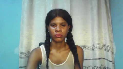 Snapshot of luckymadequeen chatting on 01.11.25 Gloria online show from 01.11.25