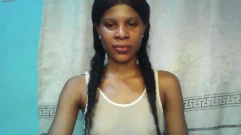 Snapshot of luckymadequeen chatting on 02.08.25 Gloria online show from 02.08.25