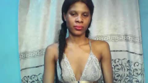 Snapshot of luckymadequeen chatting on 02.10.25 Gloria online show from 02.10.25