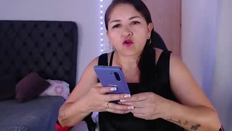 Snapshot of lucy_chanel chatting on 12.09.24 lucy online show from 12.09.24