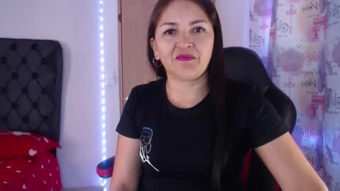 Snapshot of lucy_chanel chatting on 01.19.25 lucy online show from 01.19.25