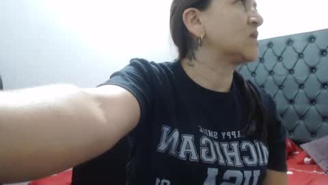 Snapshot of lucy_chanel chatting on 02.09.25 lucy online show from 02.09.25