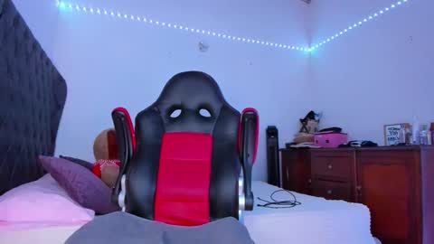 Snapshot of lucy_chanell chatting on 11.16.25 lucy online show from 11.16.25