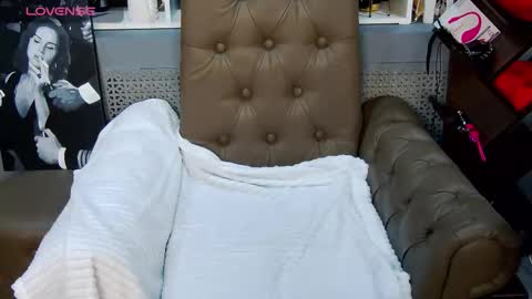 Snapshot of lucybelli chatting on 09.22.25 LucyBelli online show from 09.22.25