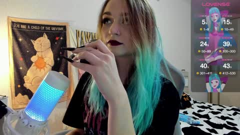 Snapshot of lucysbrain chatting on 12.22.24 Lucy online show from 12.22.24