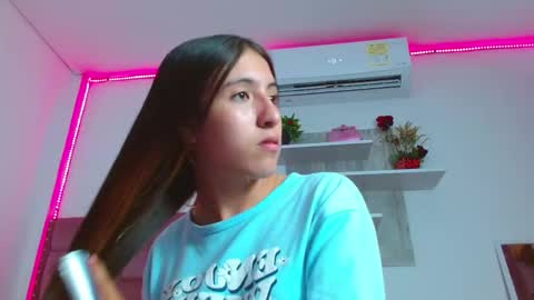 Snapshot of lucyy_start chatting on 03.11.25 LUCY online show from 03.11.25