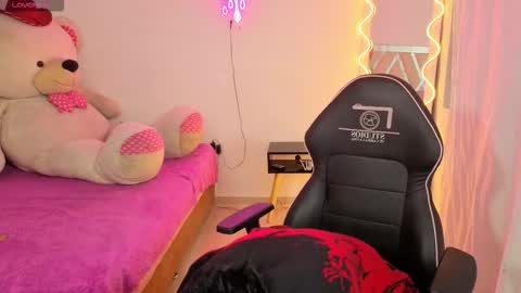 Snapshot of ludo_kitty_tay chatting on 10.07.25 ludo_kitty_tay online show from 10.07.25