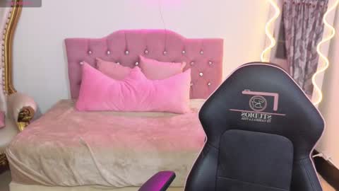 Snapshot of ludo_kitty_tay chatting on 10.16.25 ludo_kitty_tay online show from 10.16.25