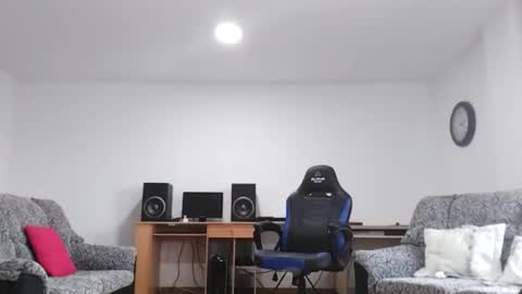 Snapshot of luigielporno chatting on 10.25.25 Luigi online show from 10.25.25