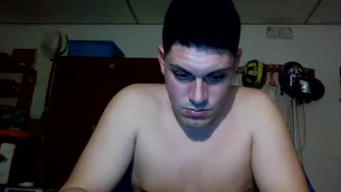 Snapshot of luis2423 chatting on 10.25.25 A slave to the mistress.. un esclavo para las amas dominantes. online show from 10.25.25