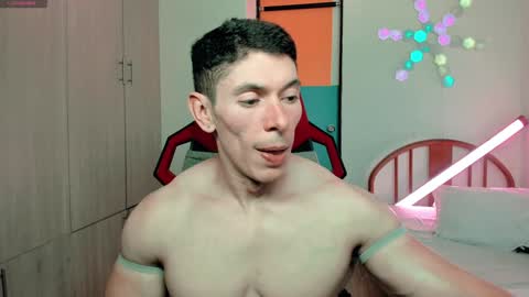 Snapshot of luisfernikesportboy chatting on 01.20.25 Luis Fer PVT IS OPEN online show from 01.20.25