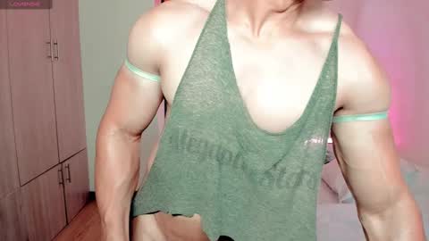 Snapshot of luisfernikesportboy chatting on 02.19.25 Luis Fer PVT IS OPEN online show from 02.19.25