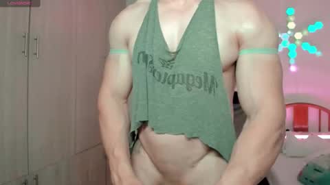 Snapshot of luisfernikesportboy chatting on 02.25.25 Luis Fer PVT IS OPEN online show from 02.25.25
