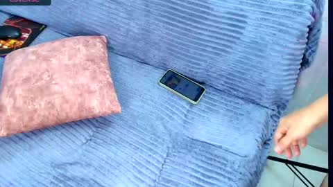 Snapshot of luna__logan chatting on 10.01.25 luna__logan online show from 10.01.25