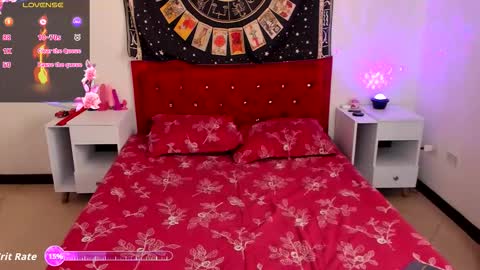 Snapshot of luna_del_rey_ chatting on 09.14.25 Luna online show from 09.14.25