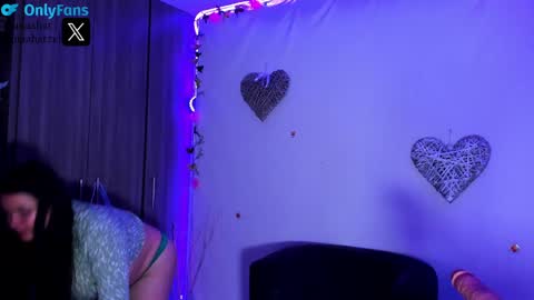 Snapshot of lunaahatzel chatting on 12.13.24 Luna Hatzel online show from 12.13.24