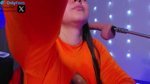 Snapshot of lunaahatzel chatting on 01.30.25 Luna Hatzel online show from 01.30.25