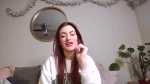 Snapshot of lunara_obscene chatting on 11.16.25 Luna online show from 11.16.25