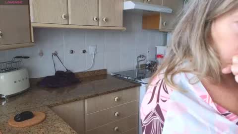 Snapshot of lunary_mix chatting on 03.02.25  Luna online show from 03.02.25