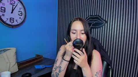 Snapshot of lunavelvet15 chatting on 09.30.25 LUNA online show from 09.30.25