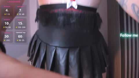 Snapshot of lunavelvet15 chatting on 10.05.25 LUNA online show from 10.05.25