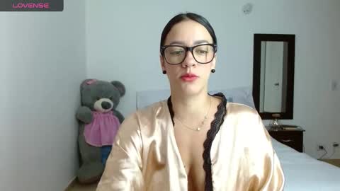 Snapshot of lunayois02 chatting on 12.30.24 lunayois02 online show from 12.30.24
