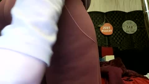 Snapshot of lusciouslibra82 chatting on 02.26.25 .Clarissa. Follow me on Instagram miss buns online show from 02.26.25