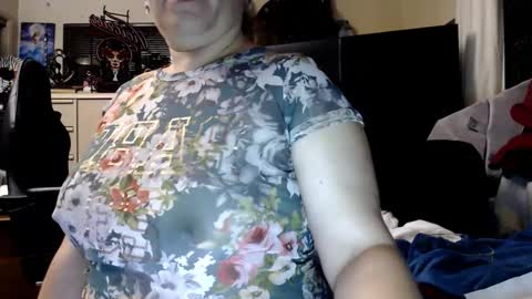 Snapshot of lusciouslibra82 chatting on 03.02.25 .Clarissa. Follow me on Instagram miss buns online show from 03.02.25