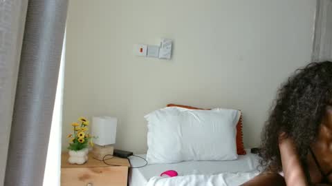 Snapshot of lust4karly_ chatting on 11.16.25 Karly follow for next broadcast updates kisses online show from 11.16.25