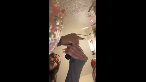 Snapshot of lustforlola chatting on 12.17.24 LOLA online show from 12.17.24