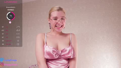 Snapshot of lusty_freya chatting on 01.08.25 Freya    online show from 01.08.25