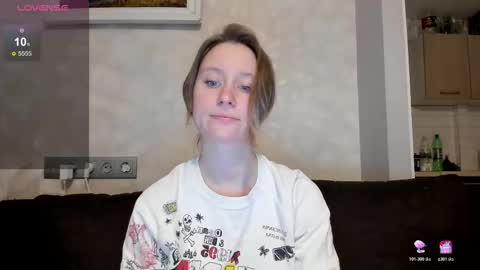 Snapshot of lusyagreenberg chatting on 10.27.25 LusyaGreenberg online show from 10.27.25