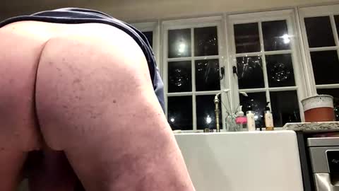 Snapshot of luvcamgirlz chatting on 02.06.25 luvcamgirlz online show from 02.06.25