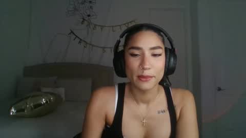 Snapshot of luvvvxliv chatting on 11.14.25 Liv 3 online show from 11.14.25