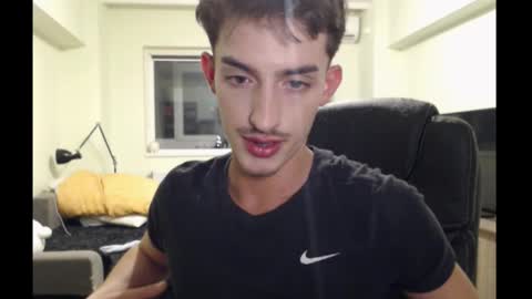 Snapshot of luxangel_xxx chatting on 10.31.25 luxangel_xxx online show from 10.31.25